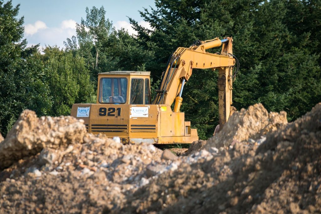 viabilisation d'un terrain avec une pelleteuse